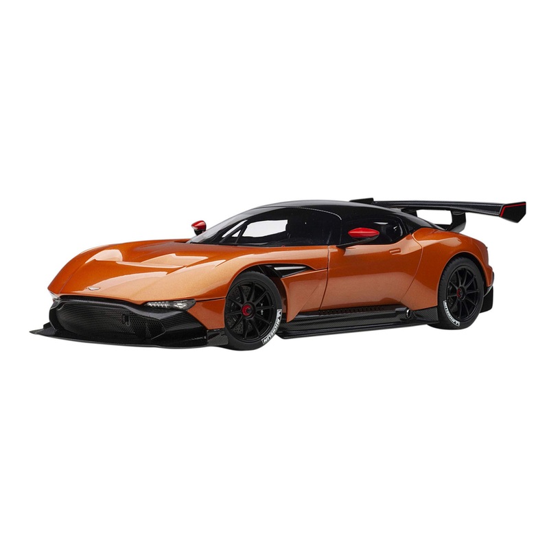 Autoart 1/18 Aston Martin Vulcan Orange